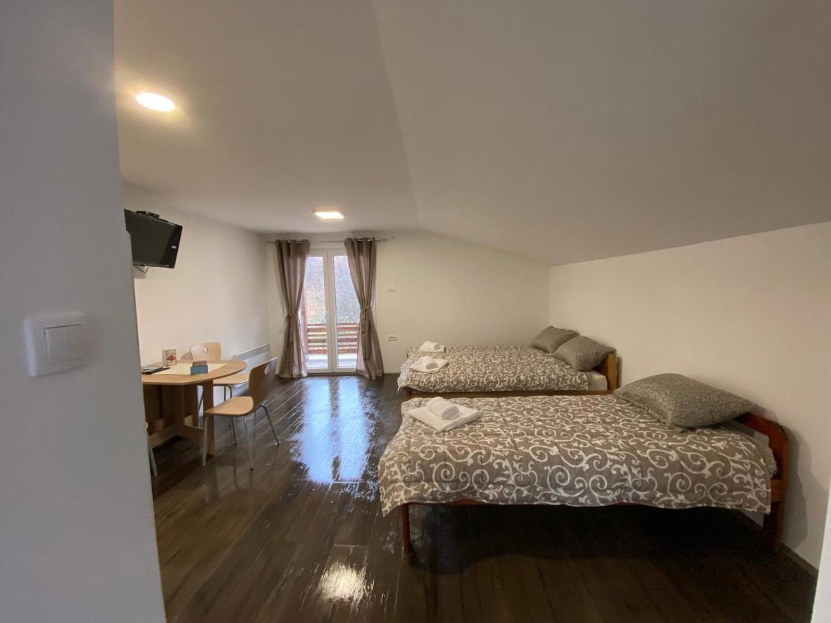 Vila Nika Crni Vrh Luaran gambar